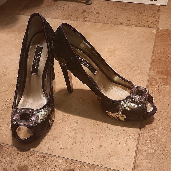 Glam Spike Heels by Nina of New York 5" High Heels 7.5 - Picture 1 of 8